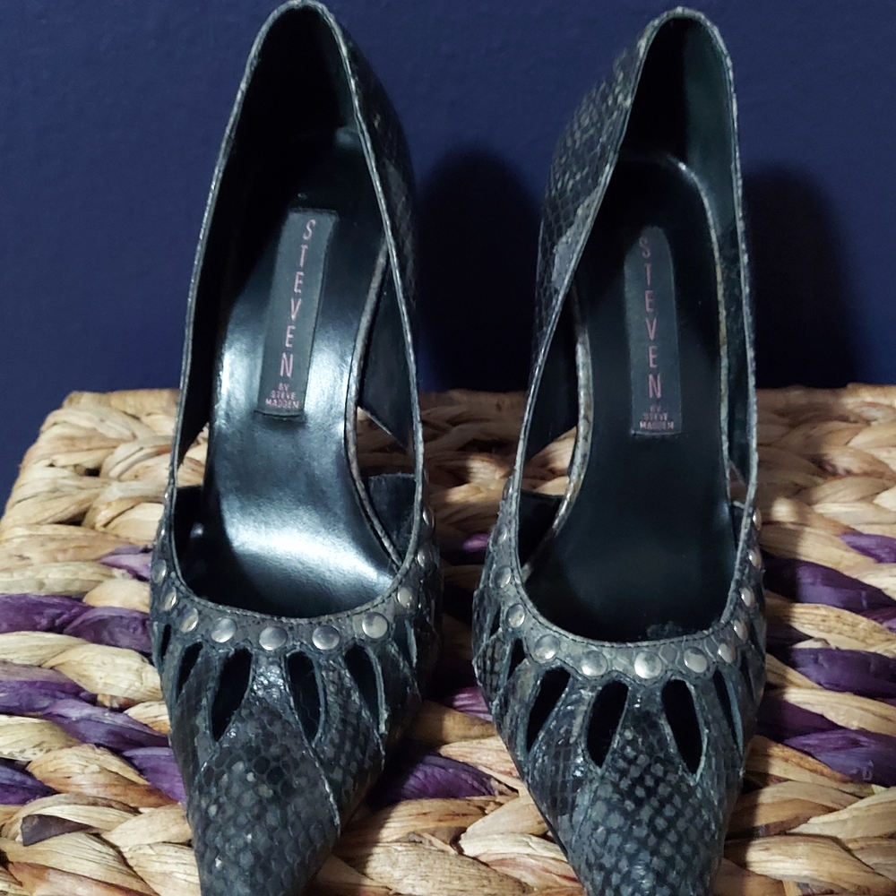 Steven By Steve Madden Black Snakeskin Heels - Picture 2 of 4